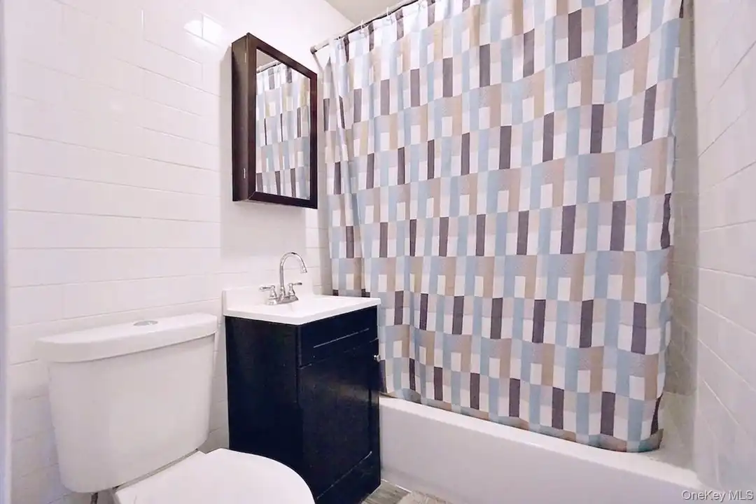 1187 New York Ave #3 - More