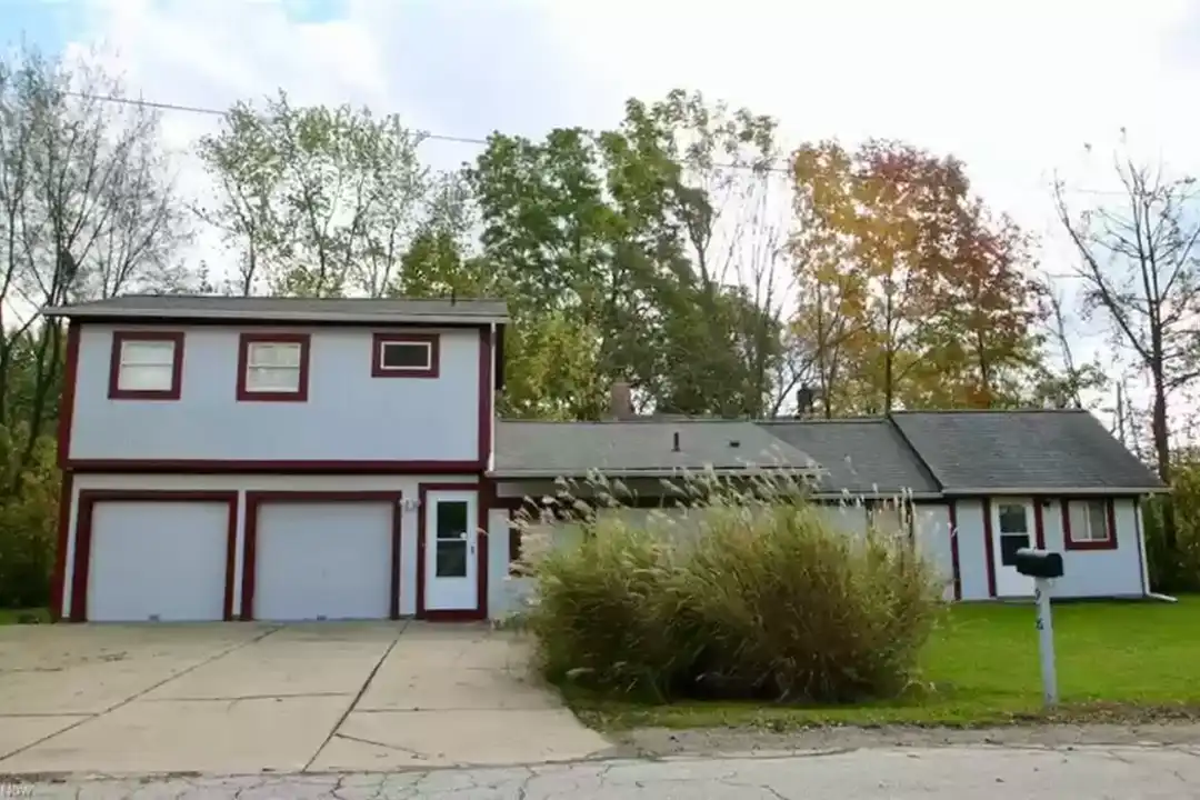 976 Newell St – photo 1