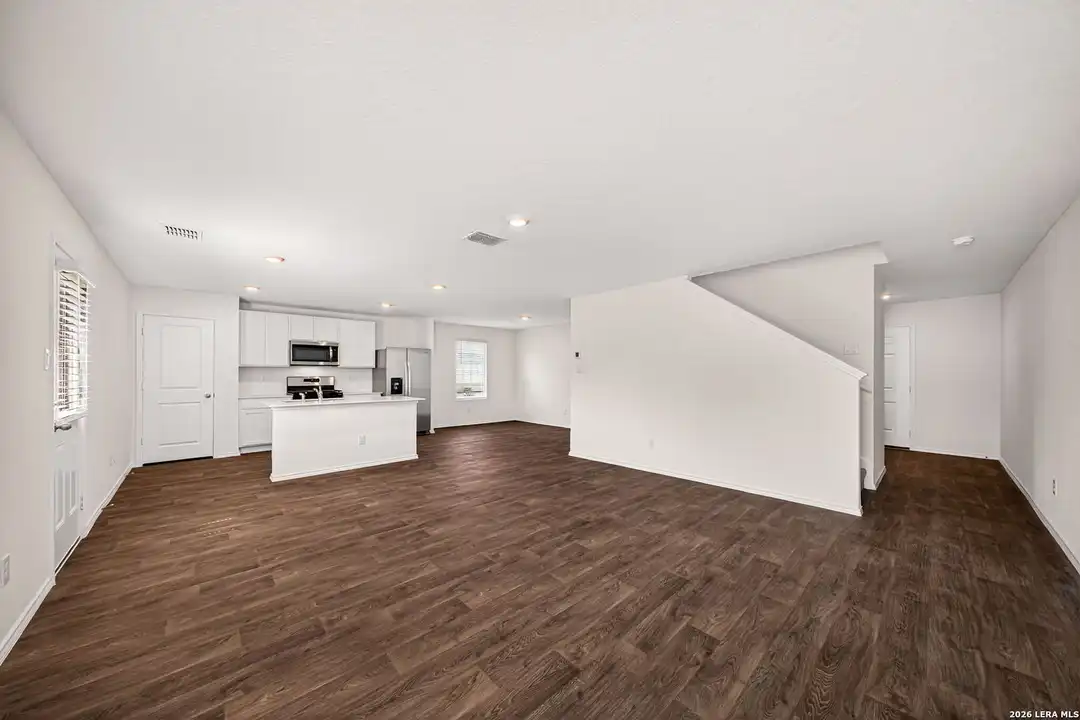 1616 House Finch Dr - More