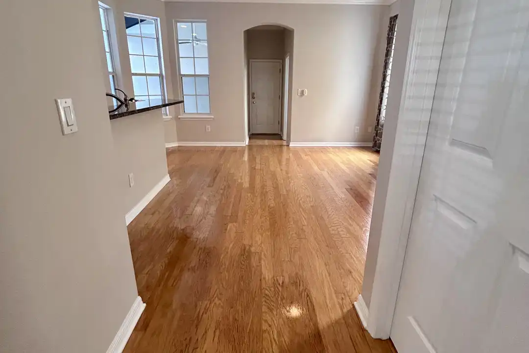 2135 Ridgewood St - View 2