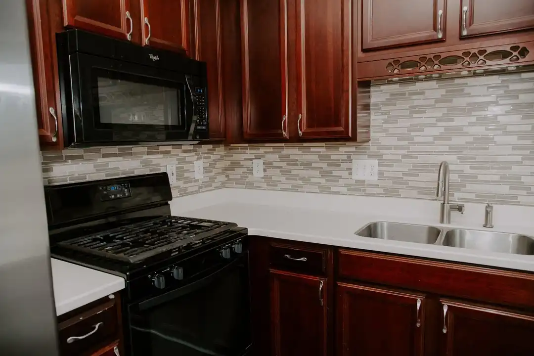 110 Quinton Oaks Cir - More