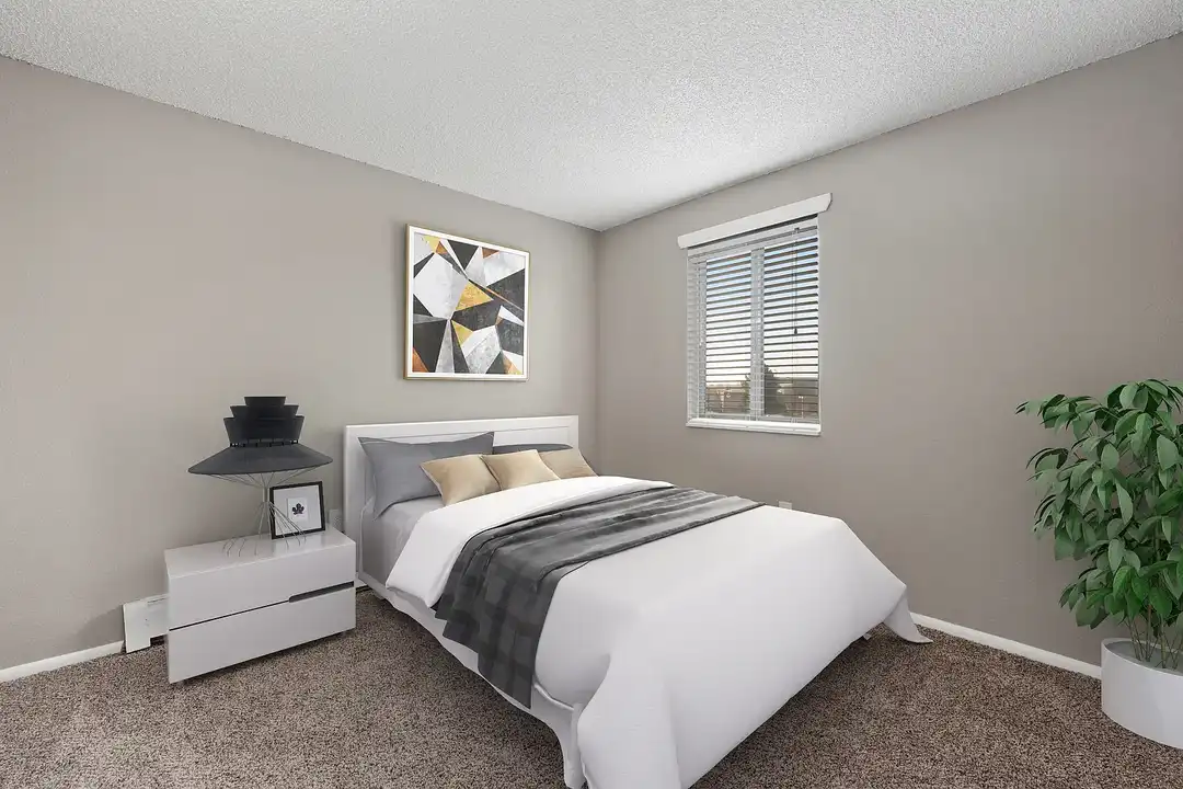 Apartment in Aurora - View 4