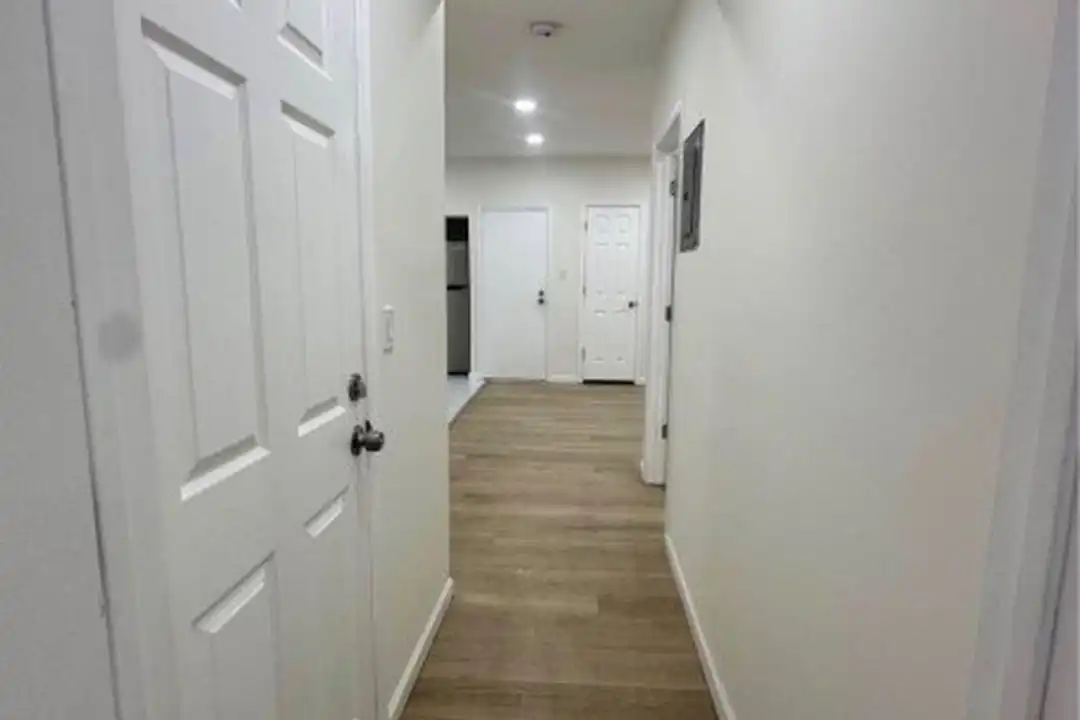 7 Circle Ave #2 - View 5