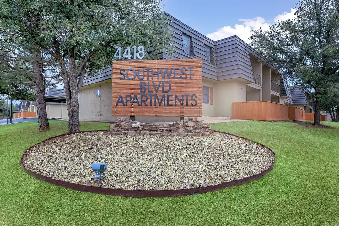 4418 Southwest Blvd Apartments - View 3