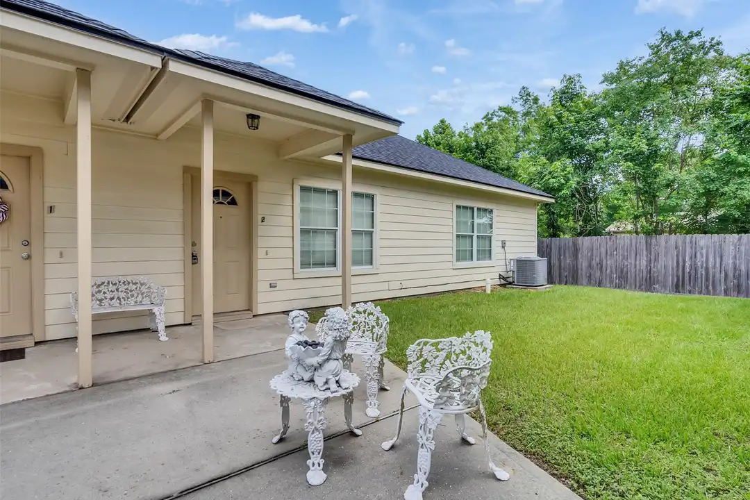 104 Longstreet Rd unit 2 - View 2