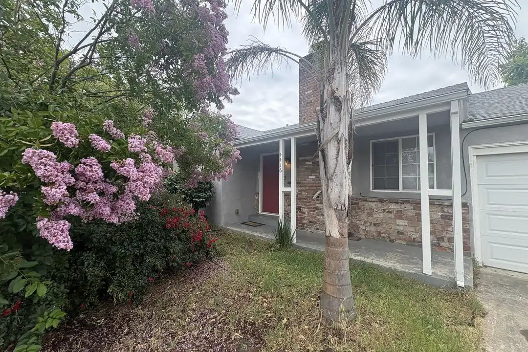 4416 12th Ave - View 2