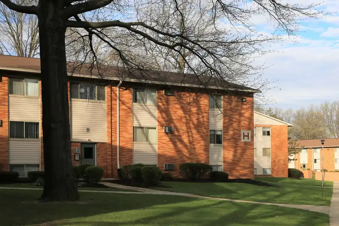 Kensington Square Apartments – photo 1 of 2