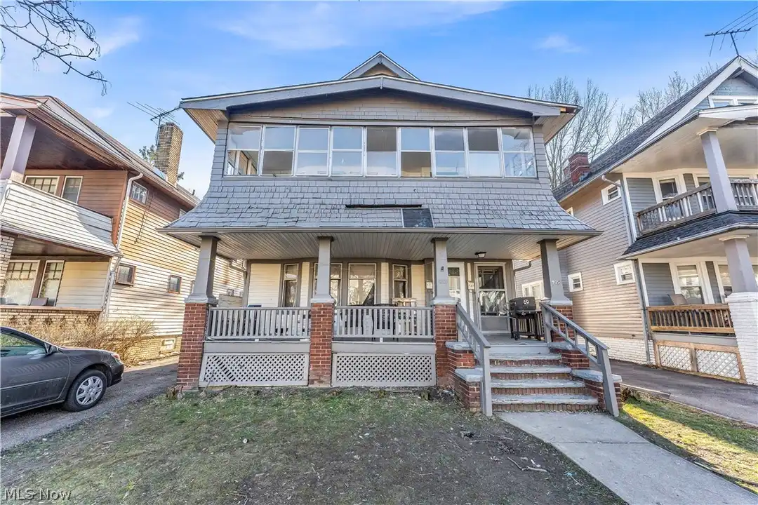 913 Helmsdale Rd unit 3 – photo 1