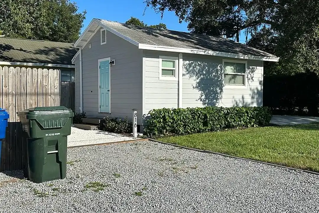 816 10th St SW – photo 1