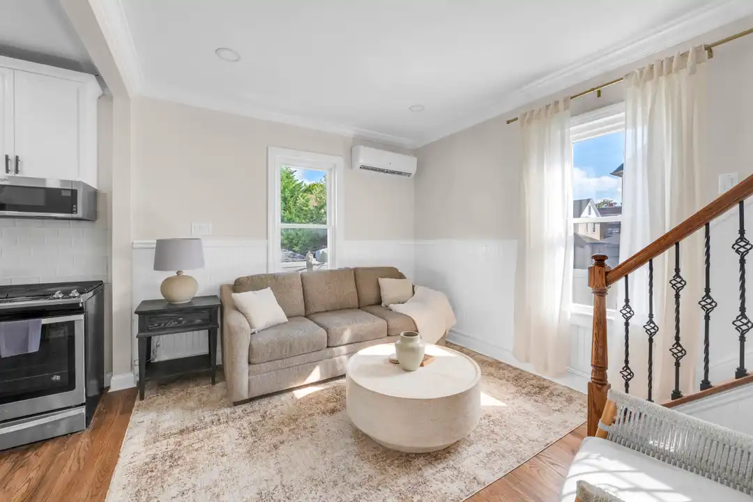 17 Hackett Pl unit 2 – photo 1 of 19