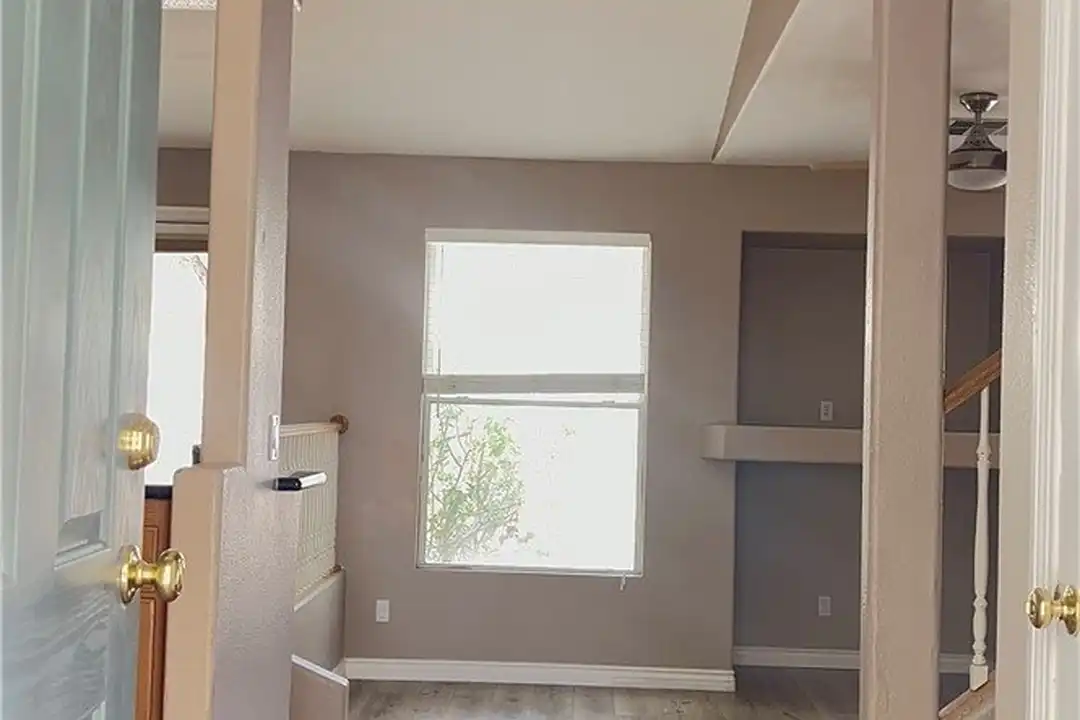 House in Las Vegas - View 2