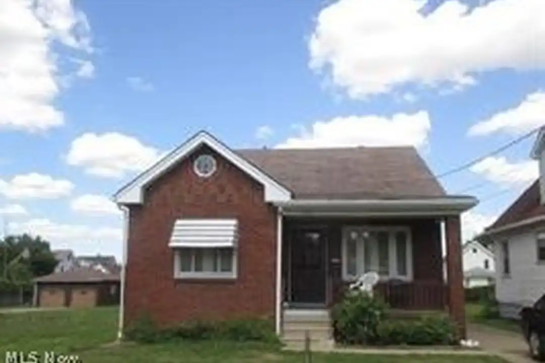 2721 Tampa Ave – photo 1