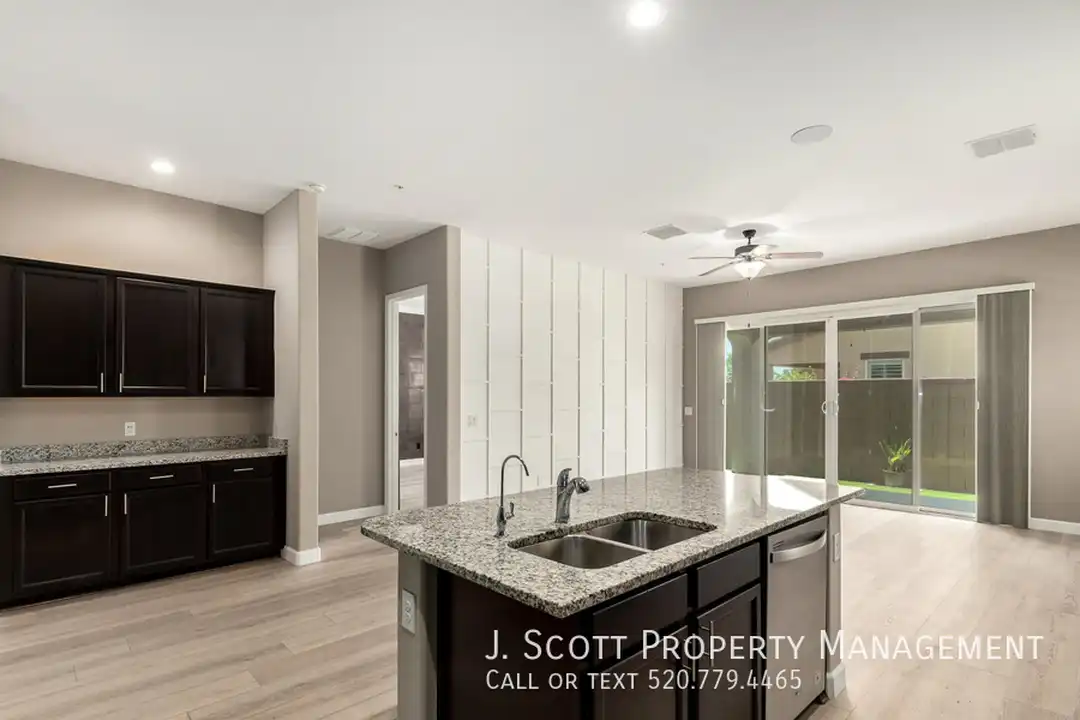 1255 N Arizona Ave - View 6