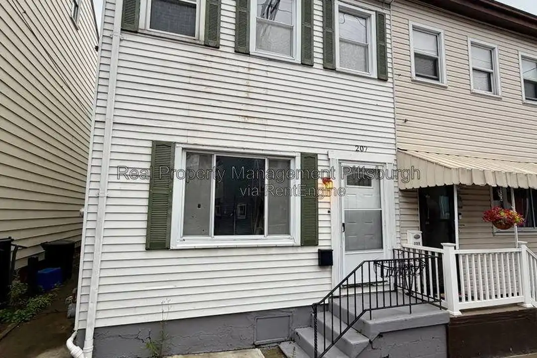 207 Edmond St – photo 1