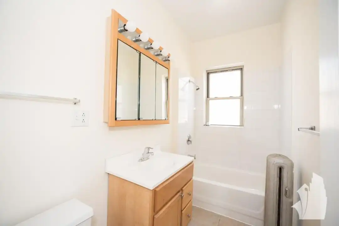 5115 N Winchester Ave unit 1 - More