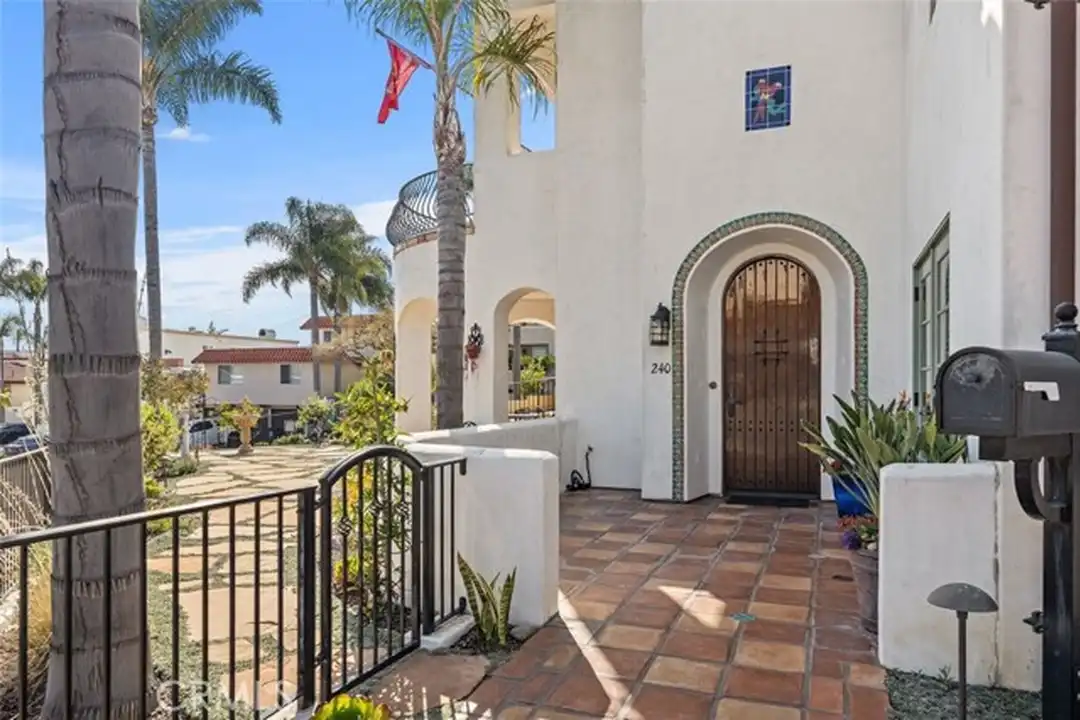 240 Avenida Rosa unit B – photo 1