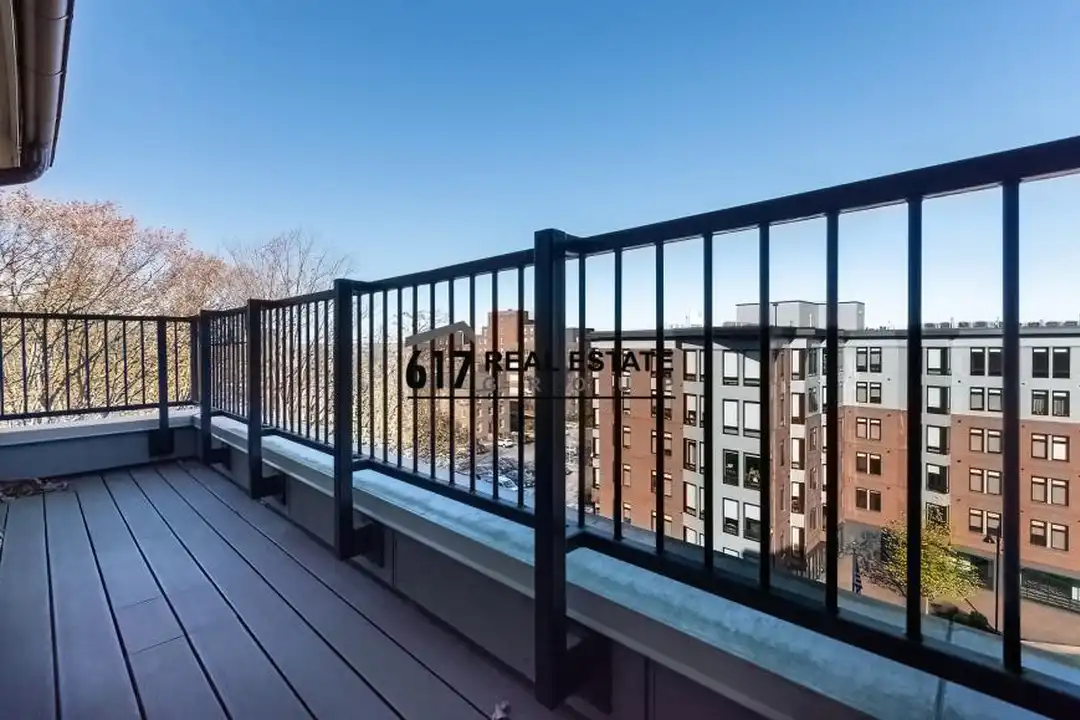 1501 Commonwealth Ave - View 6