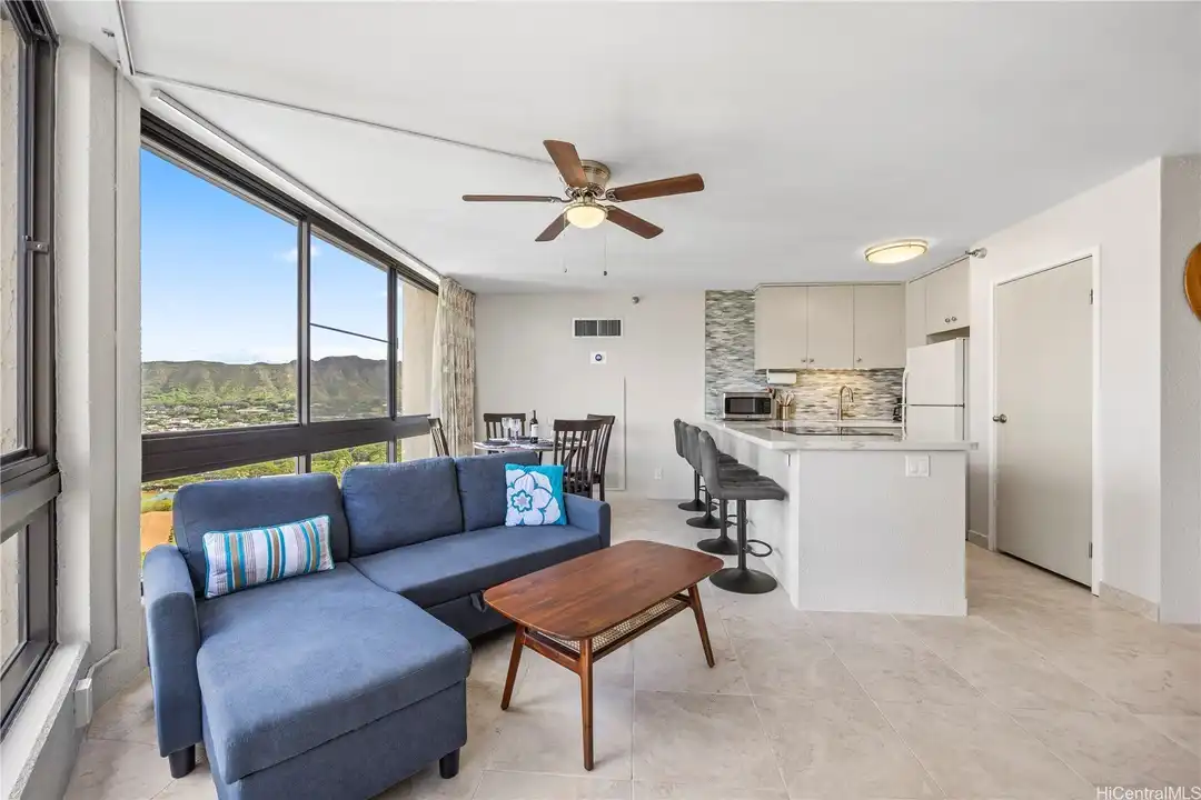 Apartment in Honolulu - View 2