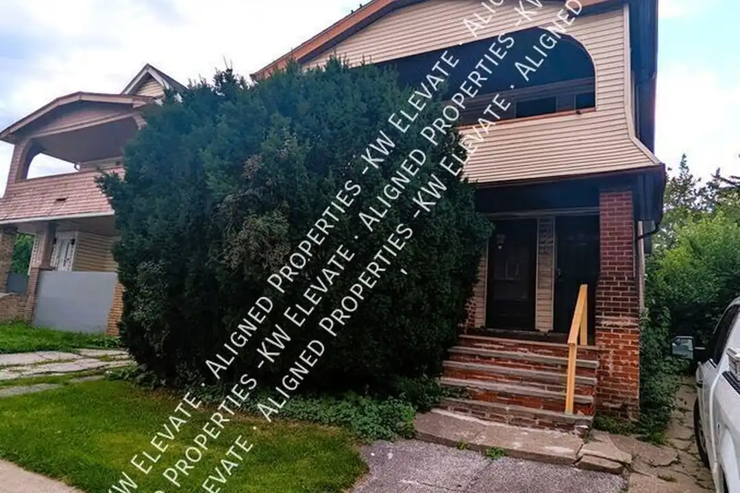 3395 W 117th St – photo 1