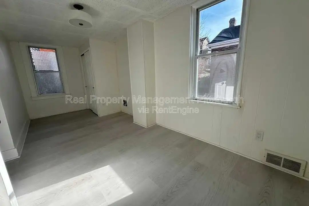 1611 Westmont Ave unit 2 - View 5