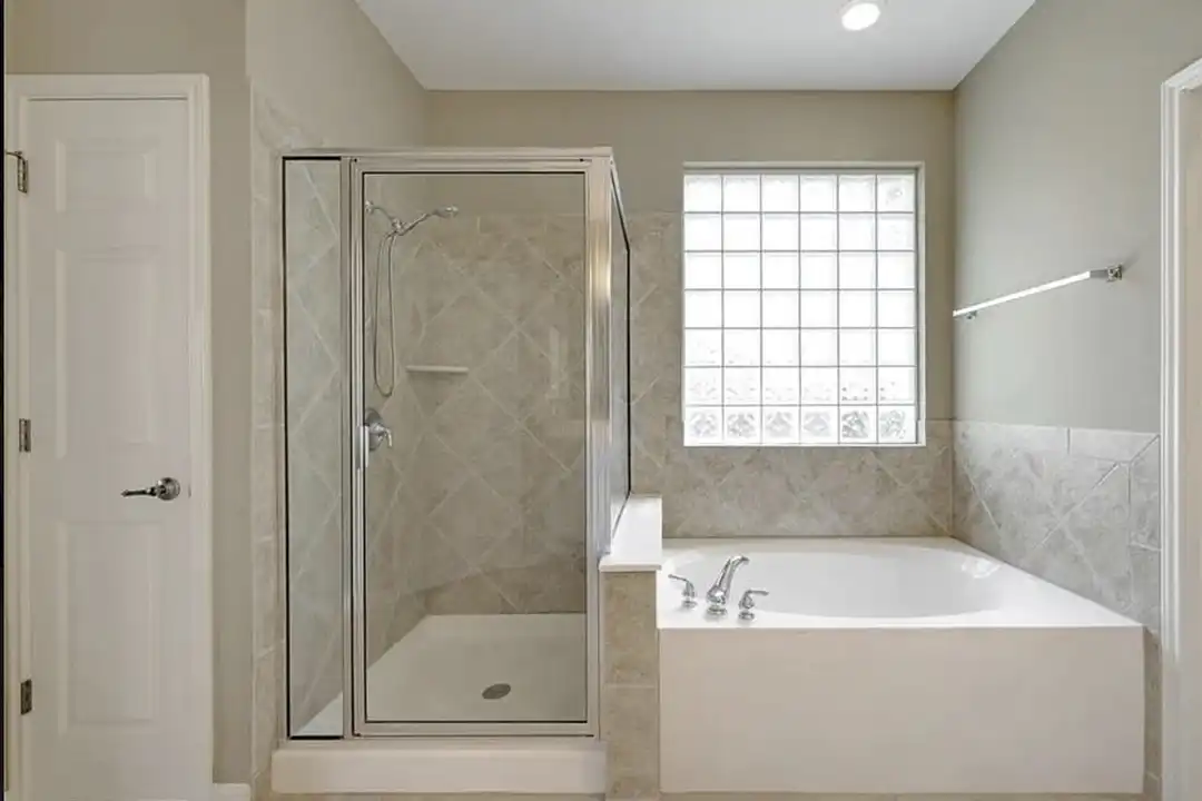 15904 Double Eagle Dr - View 2