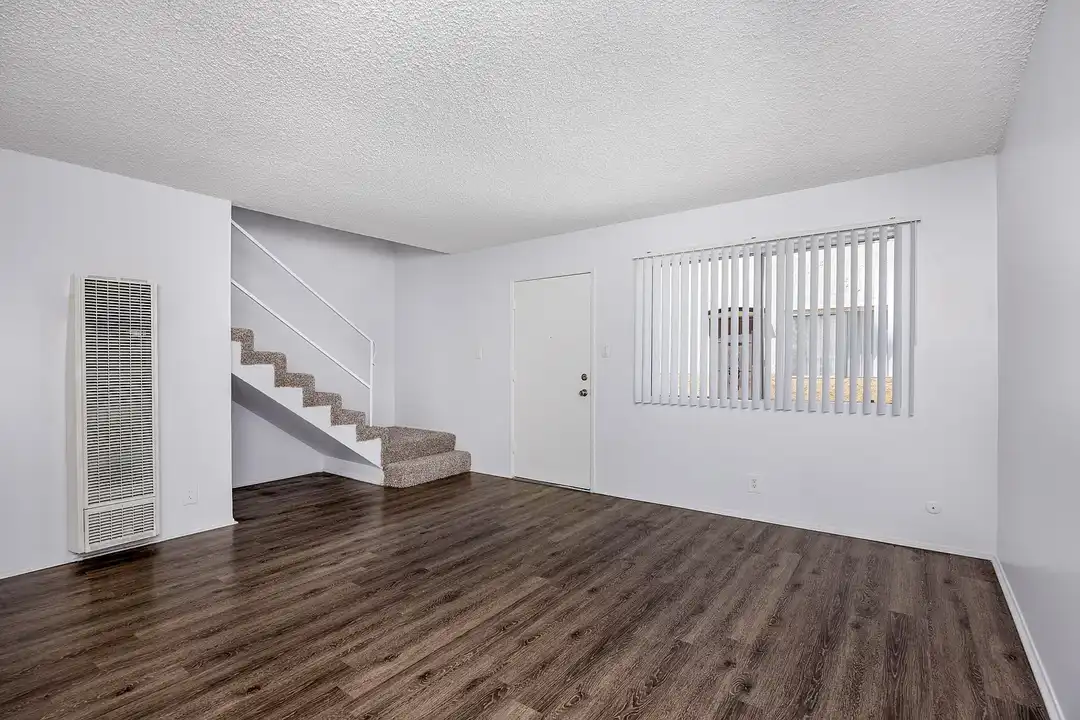 Eucalyptus Apartments - View 5