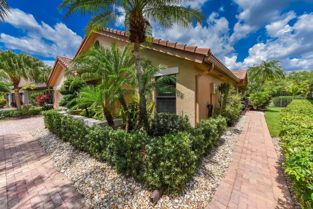 11204 Cloverleaf Cir - View 5