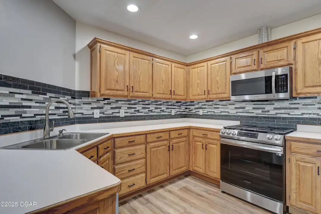 222 W Briarbrook Ln - View 4