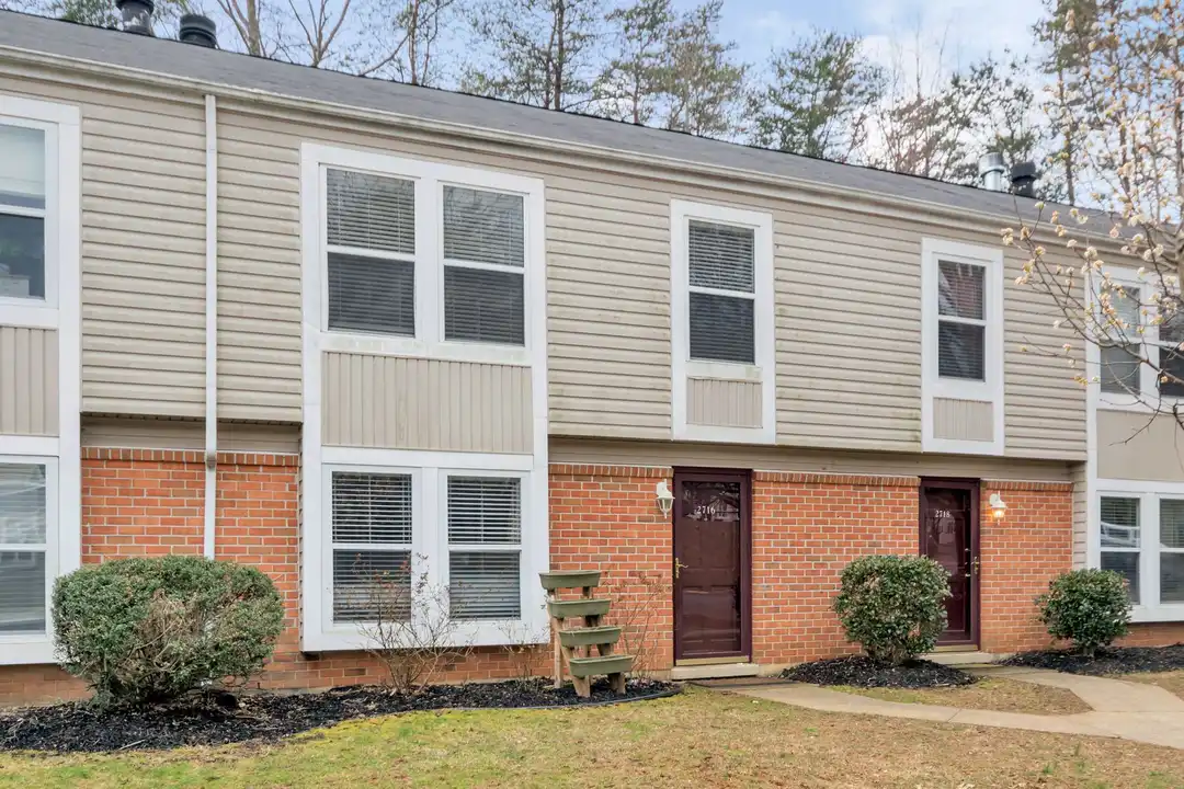 2716 Gatewood Cir - View 2