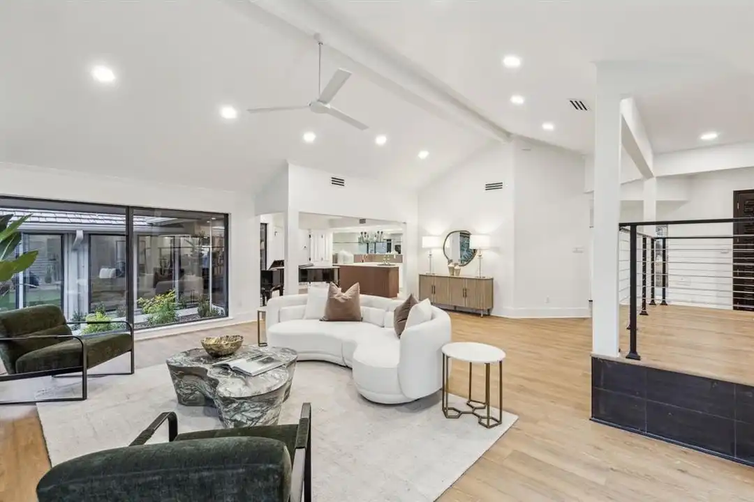 House in Dallas - View 2
