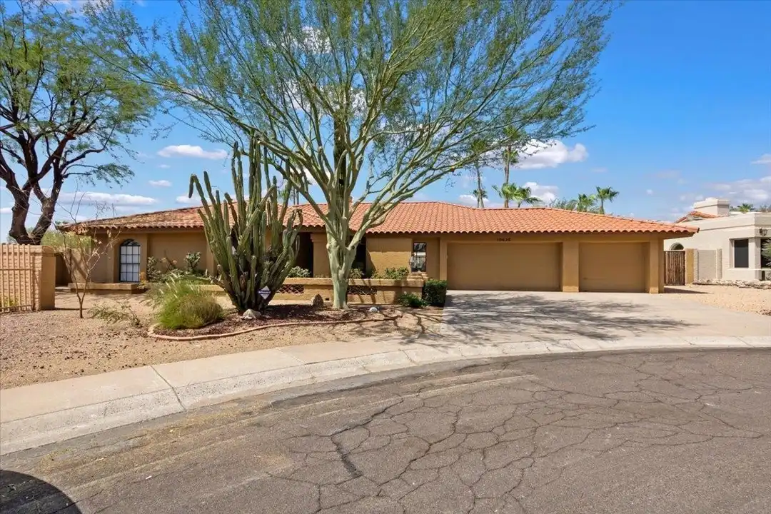 10628 E Cinnabar Ave - View 2