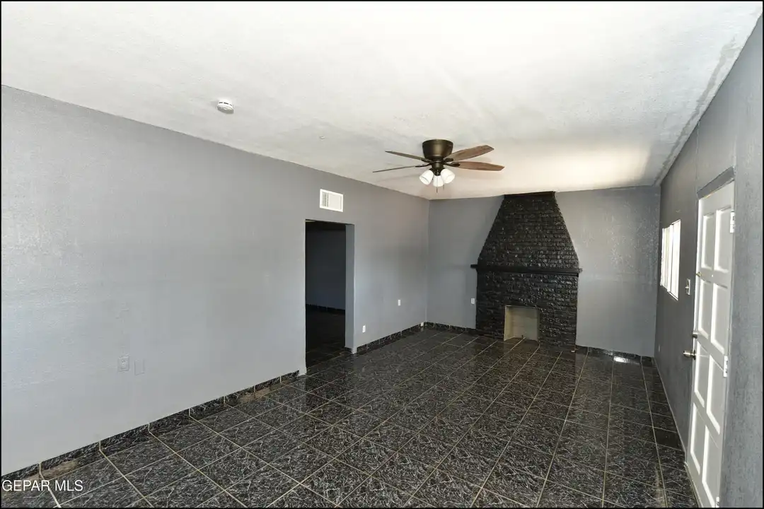 4425 La Luz Ave - More