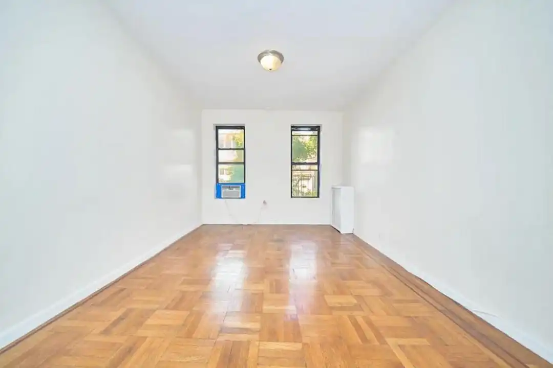223 E 58th St – pohled 2