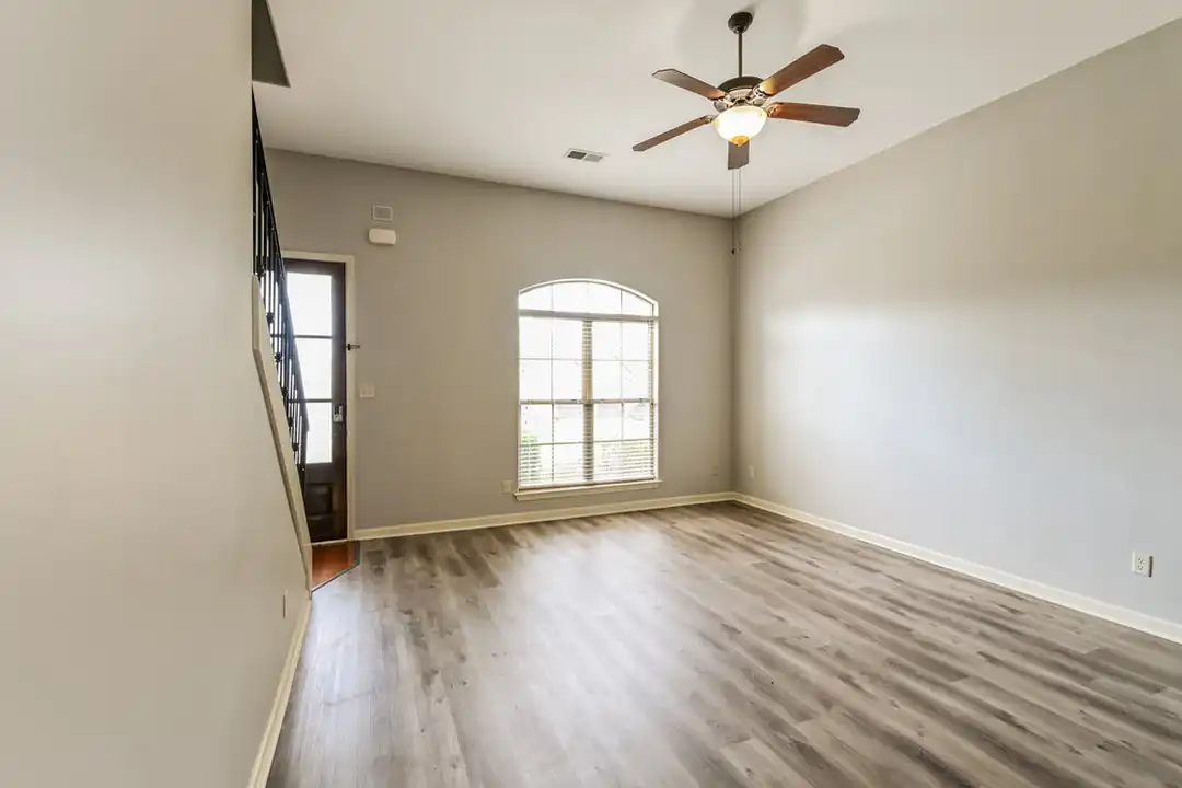 305 Garden Springs Dr - View 6