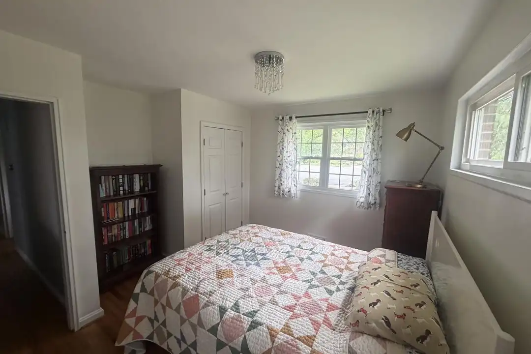 2349 N Earley St - More