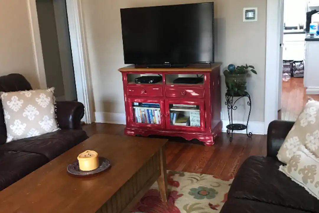 1109 Julia Ave - View 4