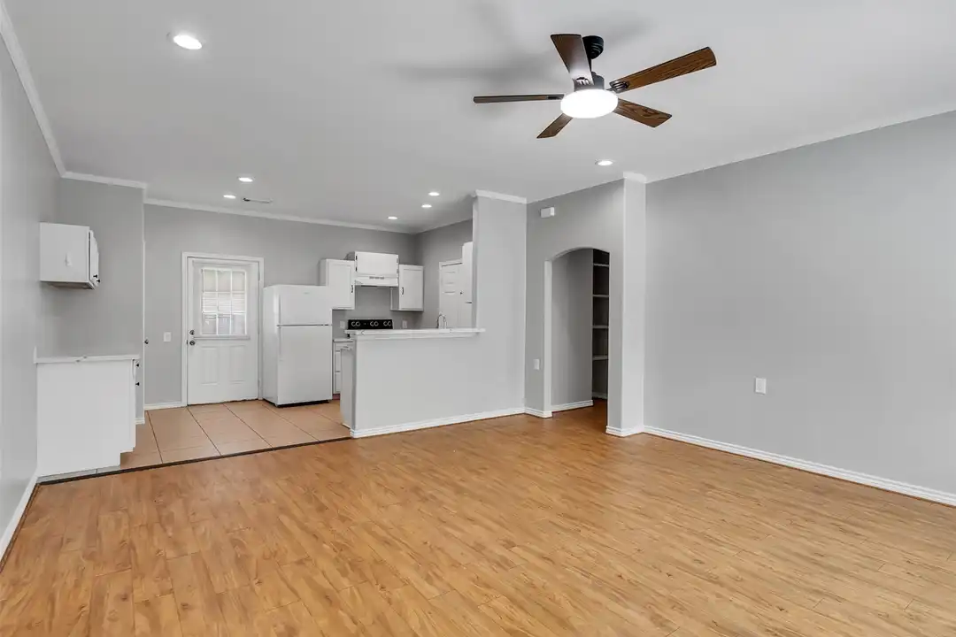 104 Longstreet Rd unit 2 - View 4