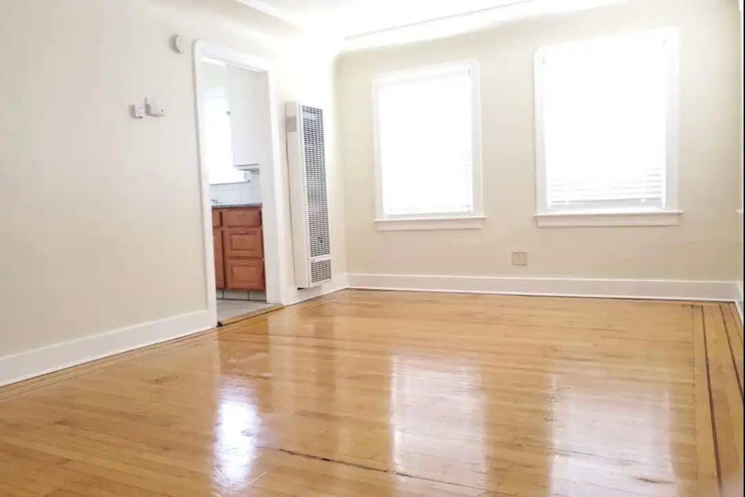 545 Georgia St unit 400 - More