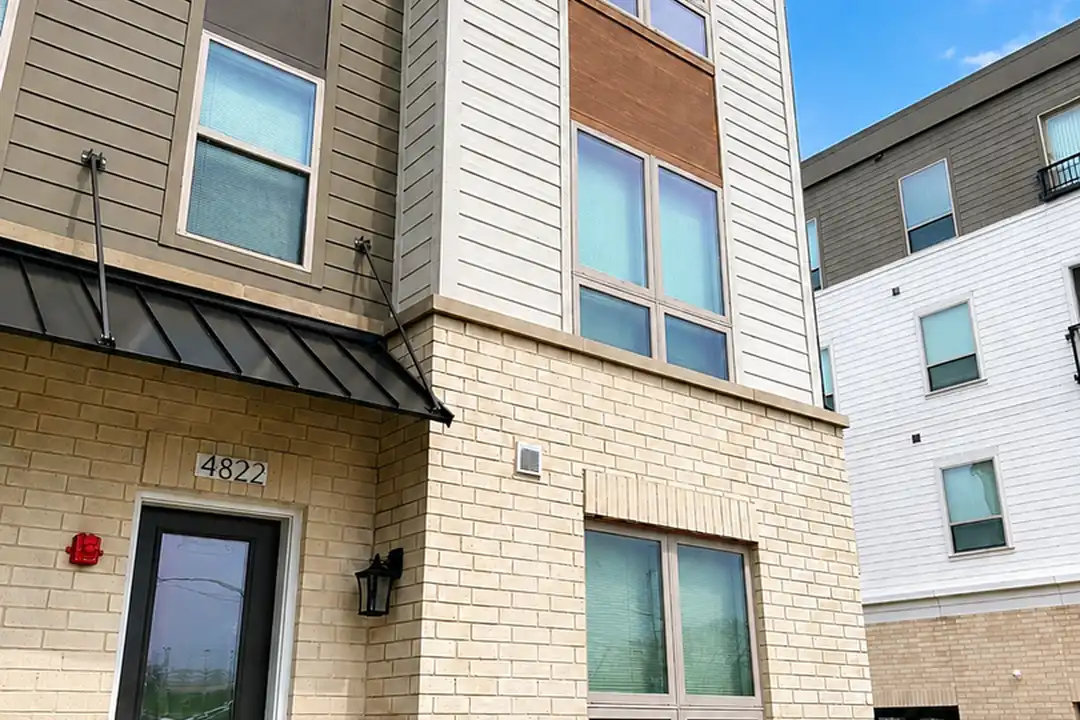 4800 157th St unit 4822 157th Street – photo 1