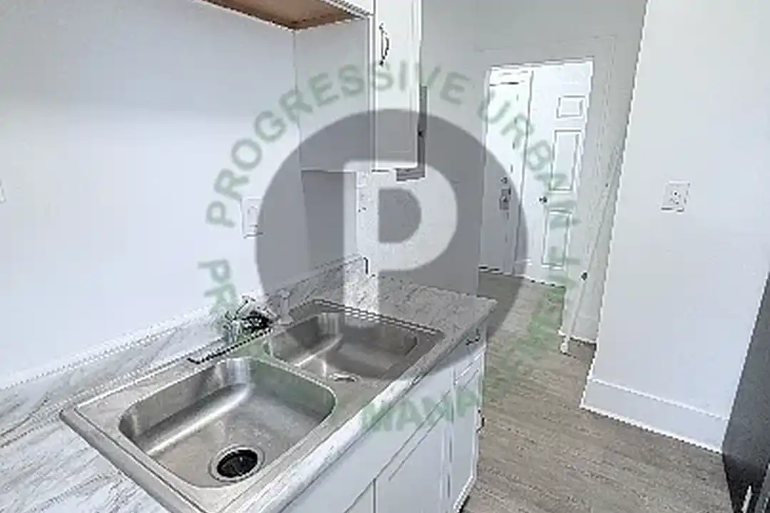 13671 Euclid Ave – photo 1 of 75