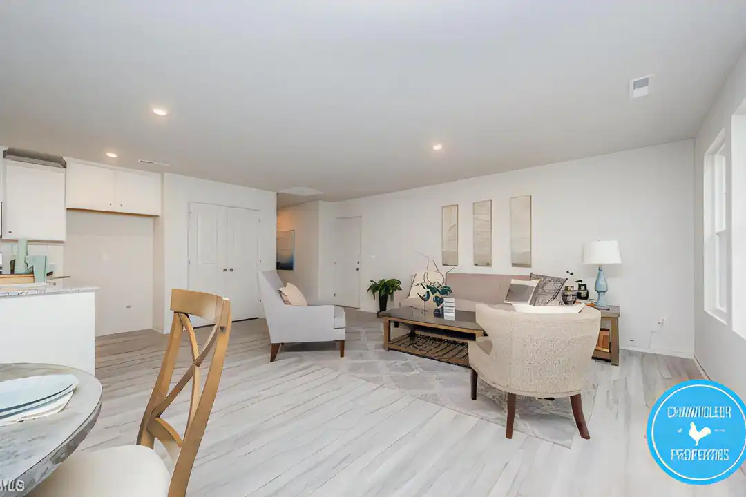 House in Four Oaks - More