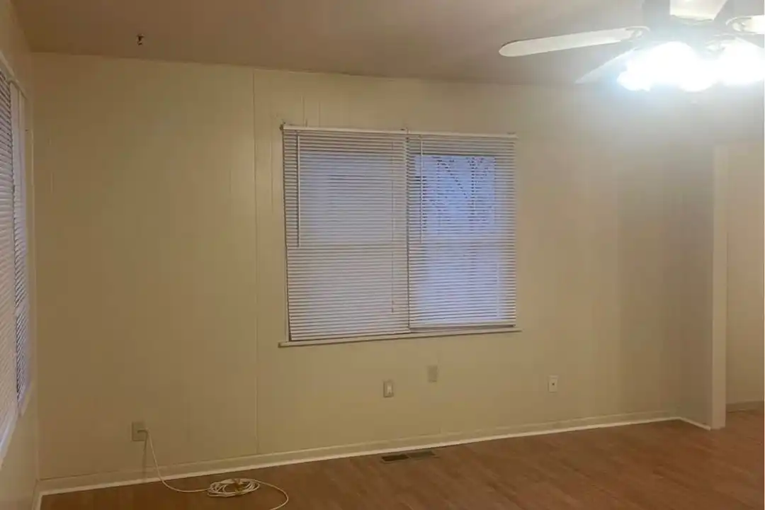 House in Bristow - View 5