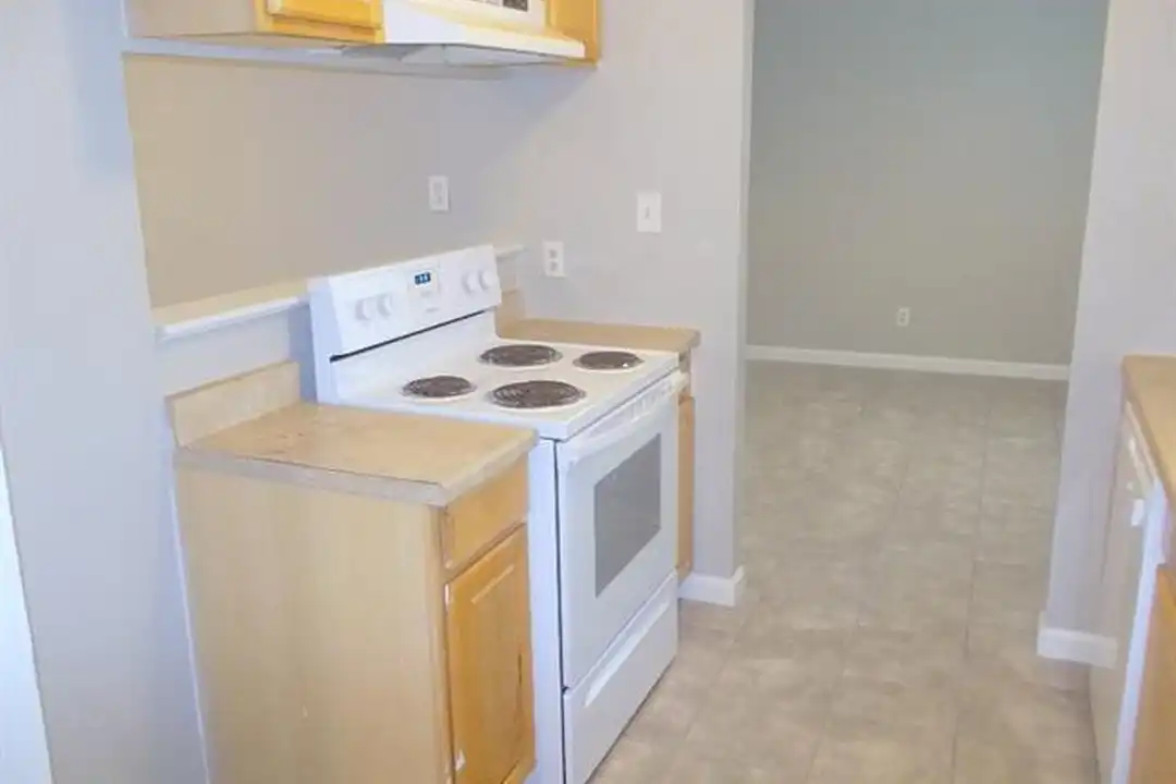 1502 Cardinal Dr - View 4
