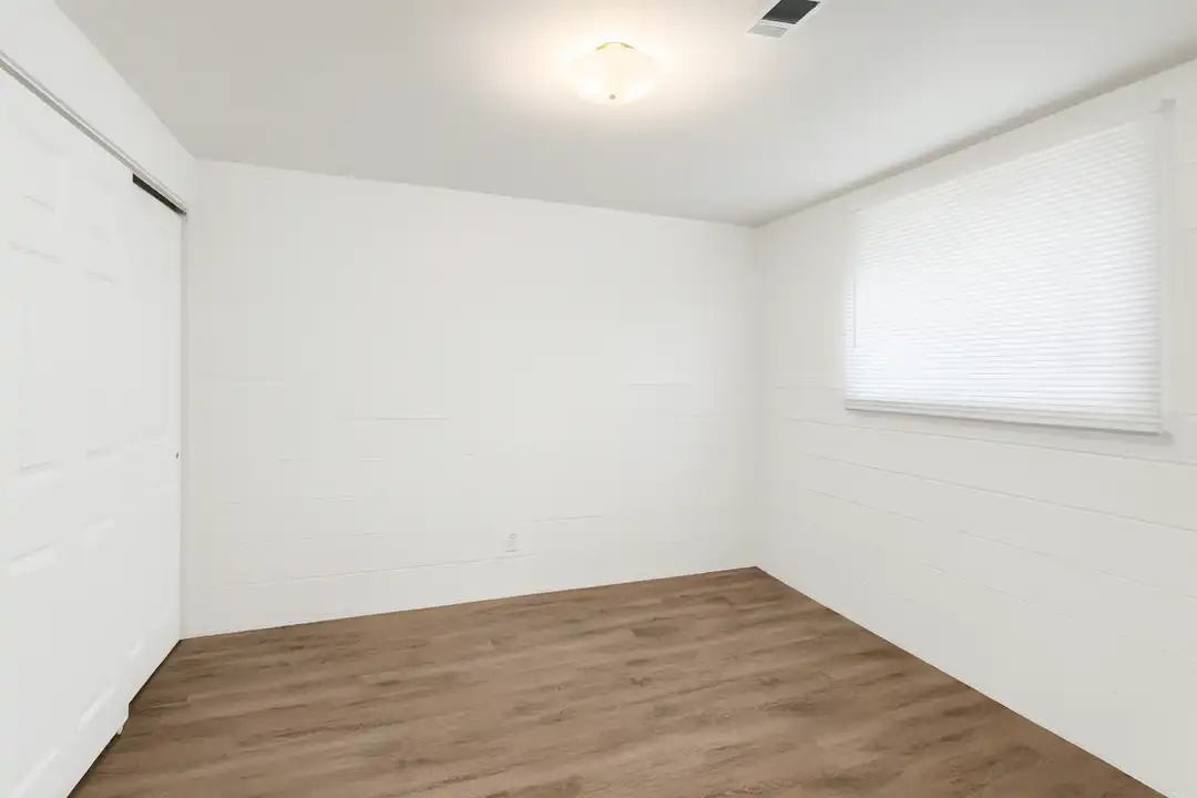 3006 N Institute St - View 6
