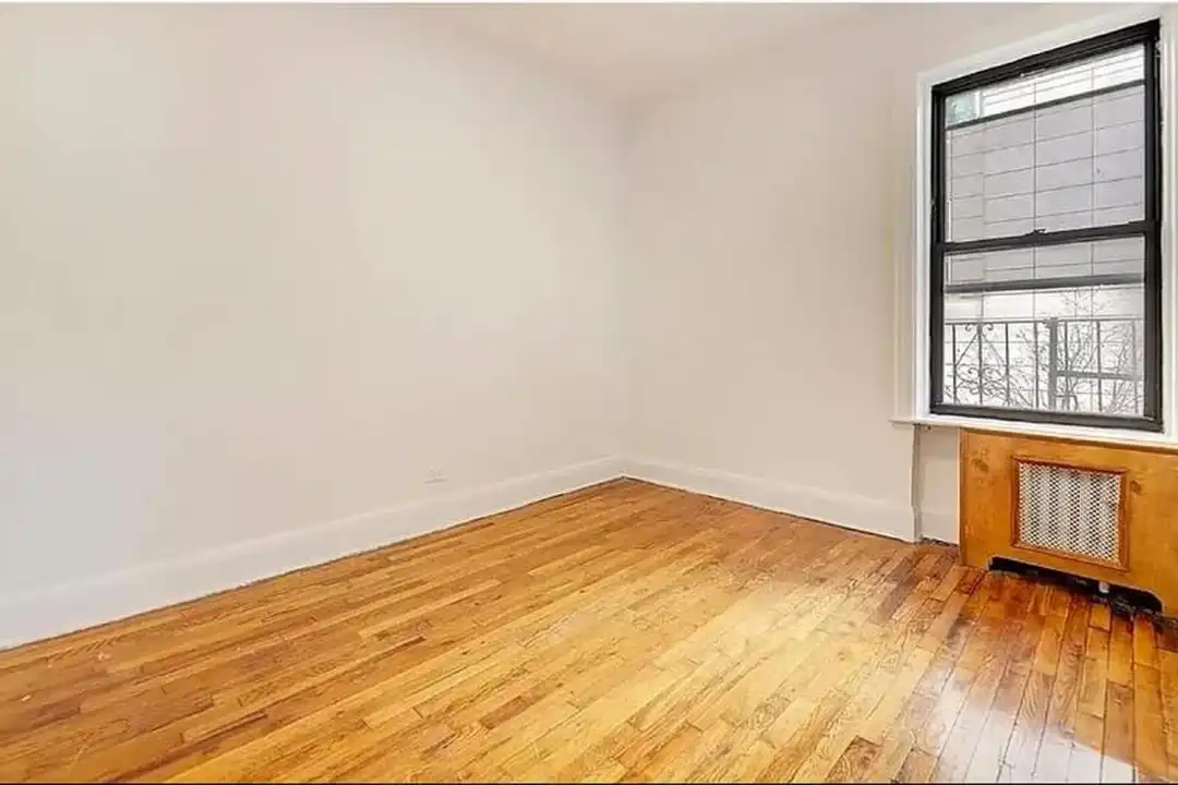 301 E 53rd St - View 3