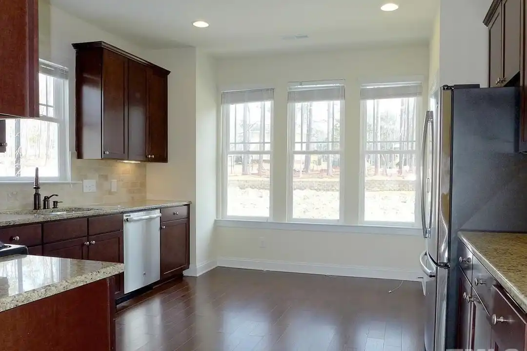 112 Bella Dr - More