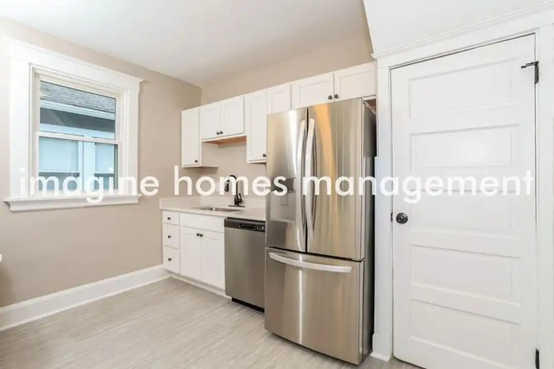 2732 Cox Ln - More