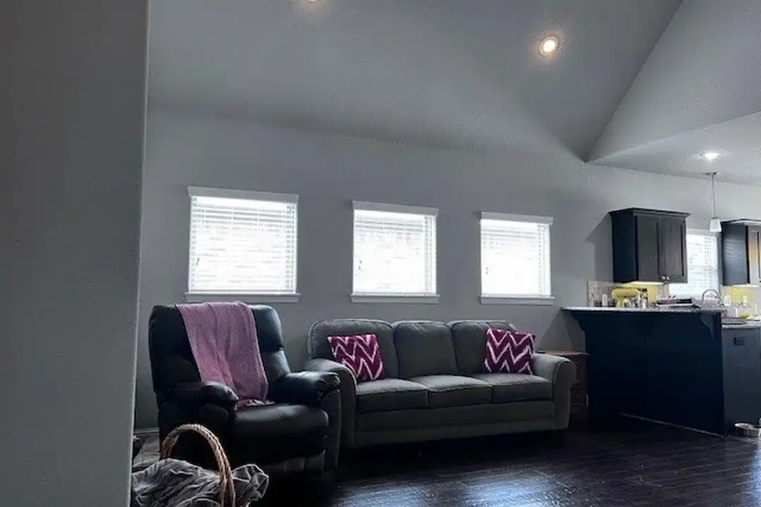 3201 SW Stoneway Ave - View 3