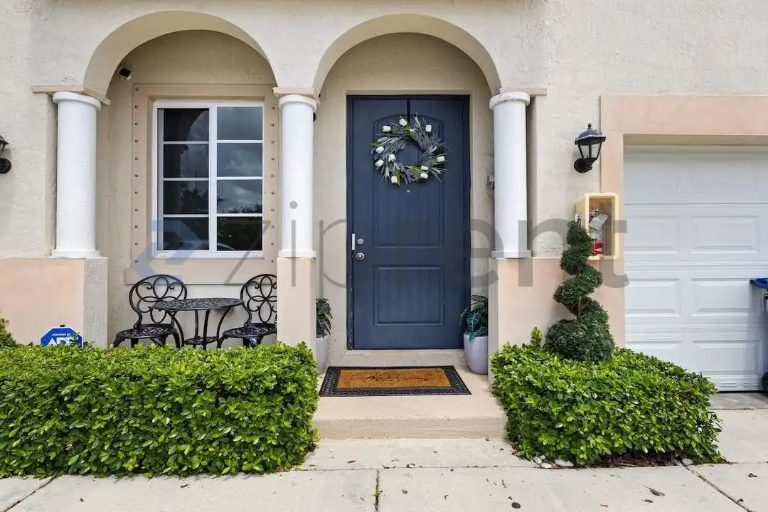 21429 NW 13th Ave - View 5