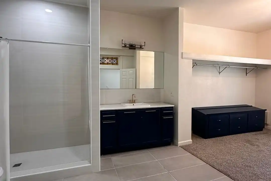 108 E Lee St - View 6